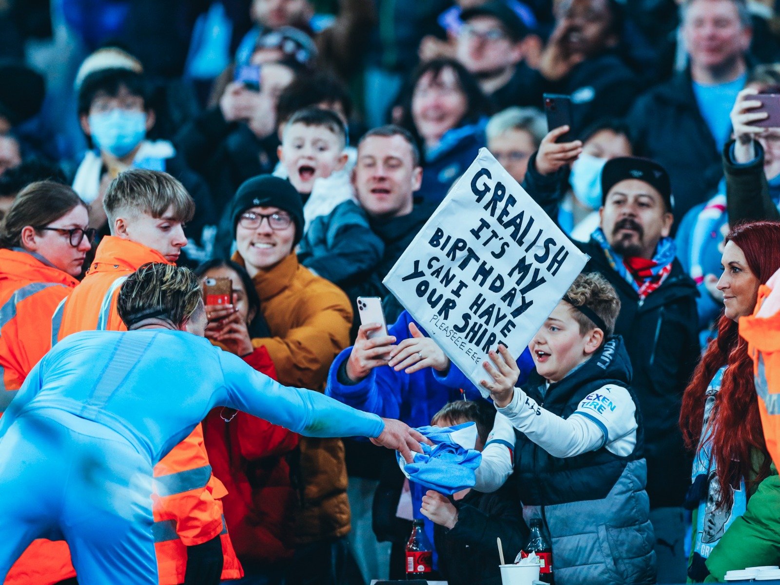 双重打击下 双重打击下